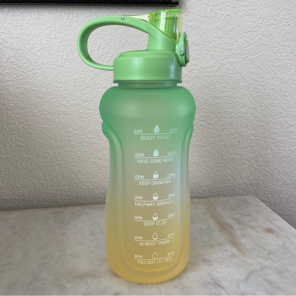 64 oz. Motivational‎ Timed Water Bottle Ombré